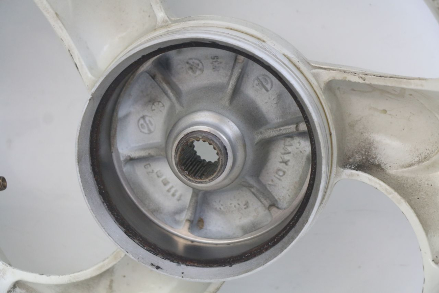 photo de CERCHIO POSTERIORE KYMCO AGILITY 4T 50 (2005 - 2018) - Primo piano tecnico