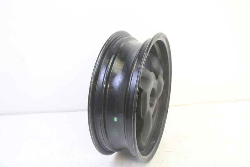 photo de CERCHIO POSTERIORE KYMCO AGILITY 4T 50 (2018 - 2022) - Dettagli dei punti di fissaggio