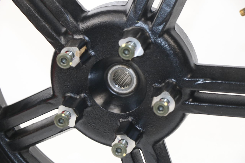 photo de CERCHIO POSTERIORE KYMCO AGILITY CITY 16P 125 (2015 - 2021) - Caratteristiche distintive