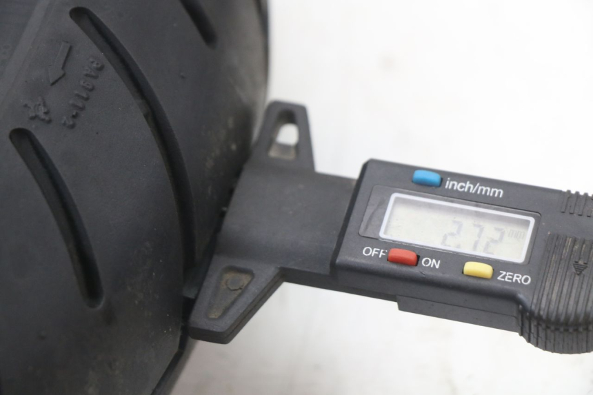 photo de CERCHIO POSTERIORE KYMCO AGILITY PREMIUM 50 (2007 - 2010) - Caratteristiche distintive