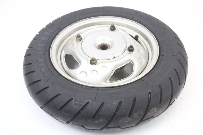 photo de CERCHIO POSTERIORE KYMCO AGILITY PREMIUM 50 (2007 - 2010) - Primo piano tecnico