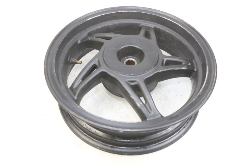 photo de CERCHIO POSTERIORE KYMCO AGILITY RS 4T 50 (2009 - 2013) - Caratteristiche distintive