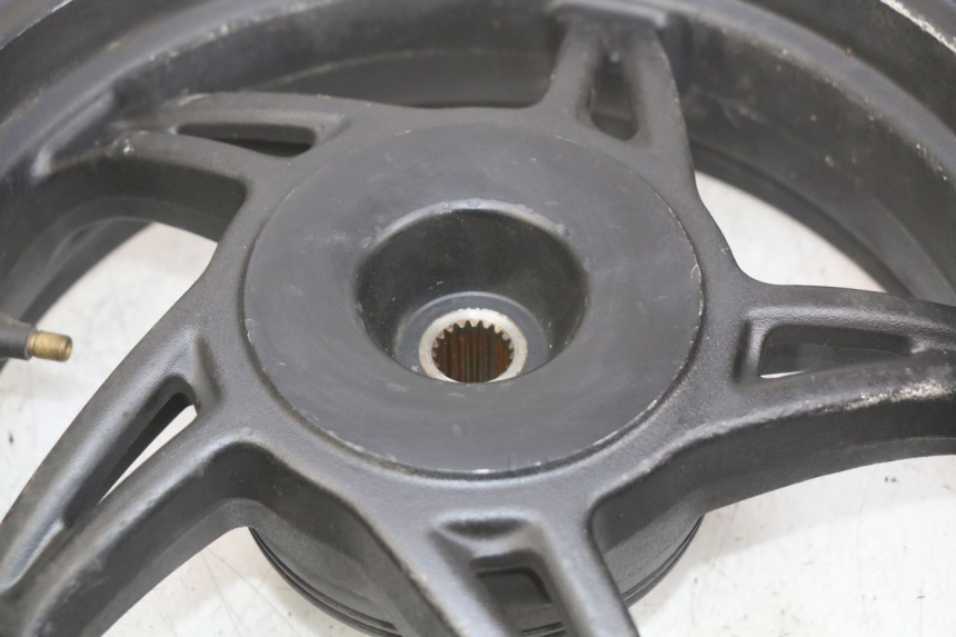 photo de CERCHIO POSTERIORE KYMCO AGILITY RS 4T 50 (2009 - 2013) - Zoom sui componenti