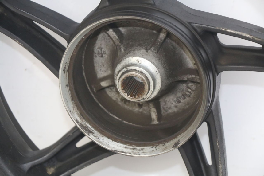 photo de CERCHIO POSTERIORE KYMCO AGILITY RS 4T 50 (2009 - 2013) - Primo piano tecnico