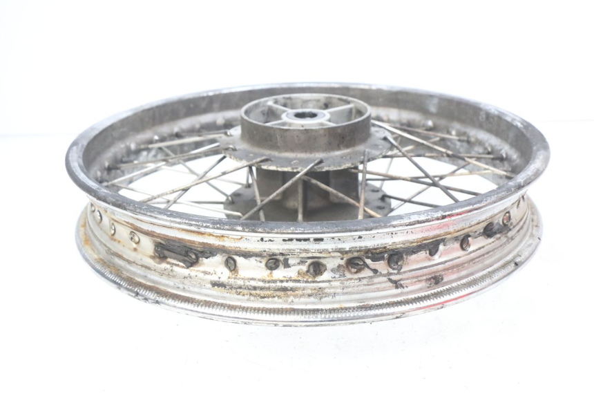 photo de CERCHIO POSTERIORE ROYAL ENFIELD BULLET CLASSIC 500 (2017 - 2020) - Primo piano tecnico