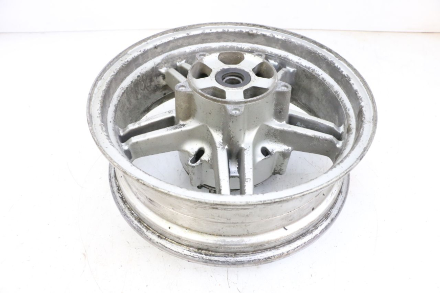 photo de CERCHIO POSTERIORE SUZUKI BURGMAN EXECUTIVE ABS 650 (2006 - 2012) - Caratteristiche distintive