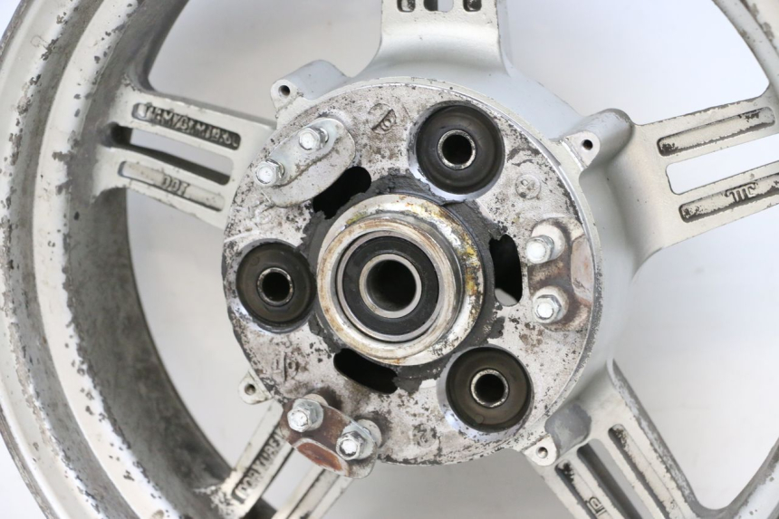 photo de CERCHIO POSTERIORE SUZUKI BURGMAN EXECUTIVE ABS 650 (2006 - 2012) - Vista d'insieme del prodotto