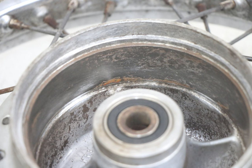 photo de CERCHIO POSTERIORE HONDA CA REBEL 125 (1995 - 2001) - Caratteristiche distintive