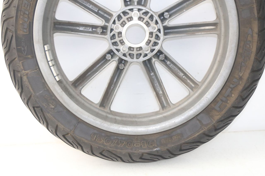 photo de CERCHIO POSTERIORE PIAGGIO CARNABY 125 (2007 - 2011) - Marcature e riferimenti originali