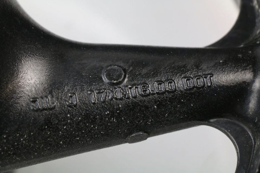 photo de CERCHIO POSTERIORE HONDA CBR 929 RR FIREBLADE 900 (2000 - 2001) - Zoom sullo stato d'uso