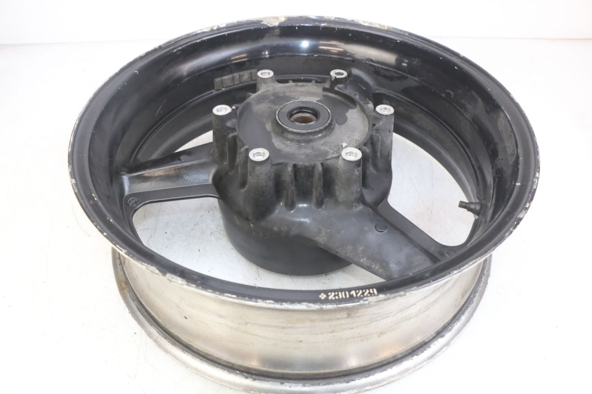 photo de CERCHIO POSTERIORE HONDA CBR F SC25 1000 (1989 - 1992) - Zoom sullo stato d'uso