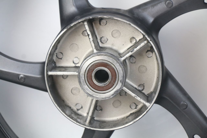 photo de CERCHIO POSTERIORE HONDA CBRF CBR-F PC41 600 (2011 - 2013) - Stato della superficie e materiale