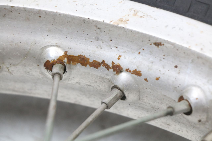 photo de CERCHIO POSTERIORE SHERCO CITY CORP 125 (2003 - 2007) - Ispezione visiva dettagliata