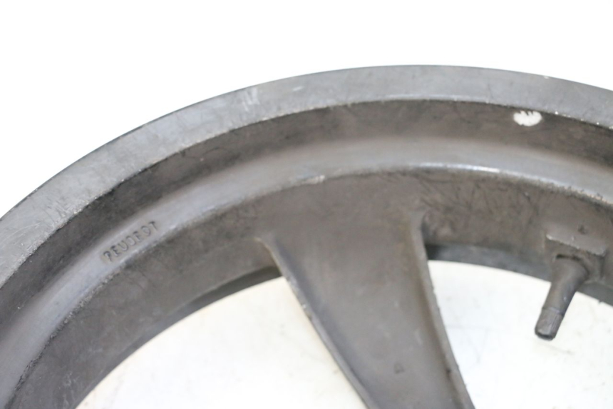 photo de CERCHIO POSTERIORE PEUGEOT CITYSTAR 50 (2013 - 2017) - Zoom sullo stato d'uso