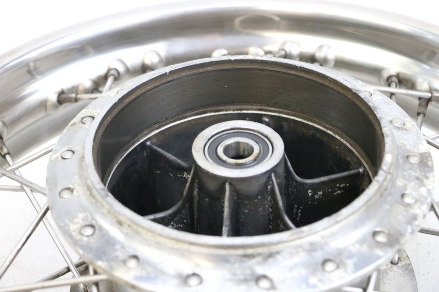 photo de CERCHIO POSTERIORE APRILIA CLASSIC 125 (1995 - 2001) - Primo piano ad alta risoluzione