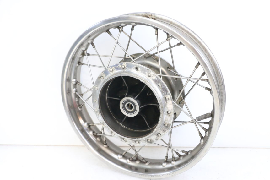 photo de CERCHIO POSTERIORE APRILIA CLASSIC 125 (1995 - 2001) - Dettagli dei punti di fissaggio