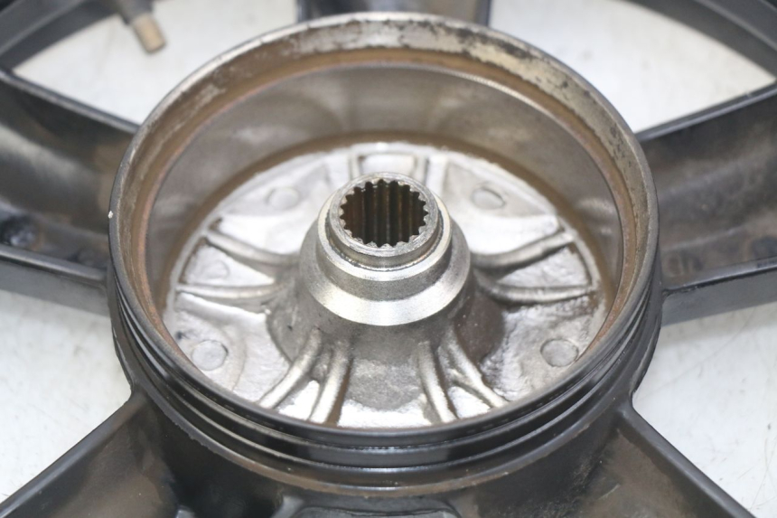 photo de CERCHIO POSTERIORE SYM CROX 4T 50 (2016 - 2023) - Altra vista dell'articolo