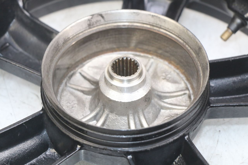 photo de CERCHIO POSTERIORE SYM CROX 4T 50 (2016 - 2023) - Ricambio usato controllato