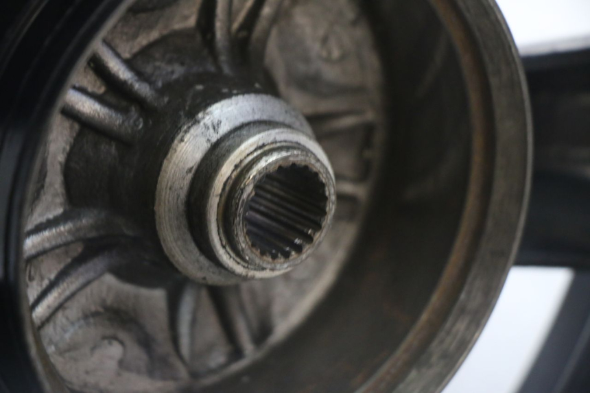 photo de CERCHIO POSTERIORE SYM CROX 4T 50 (2016 - 2023) - Caratteristiche distintive