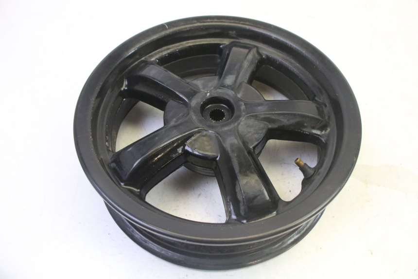 photo de CERCHIO POSTERIORE SYM CROX 4T 50 (2016 - 2023) - Primo piano tecnico