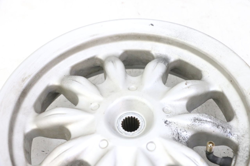 photo de CERCHIO POSTERIORE DAELIM BESBI 125 (2007 - 2008) - Primo piano ad alta risoluzione