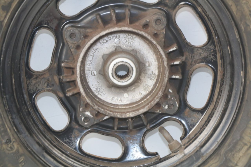 photo de CERCHIO POSTERIORE SYM DD 50 (2005 - 2011) - Dettagli dei punti di fissaggio