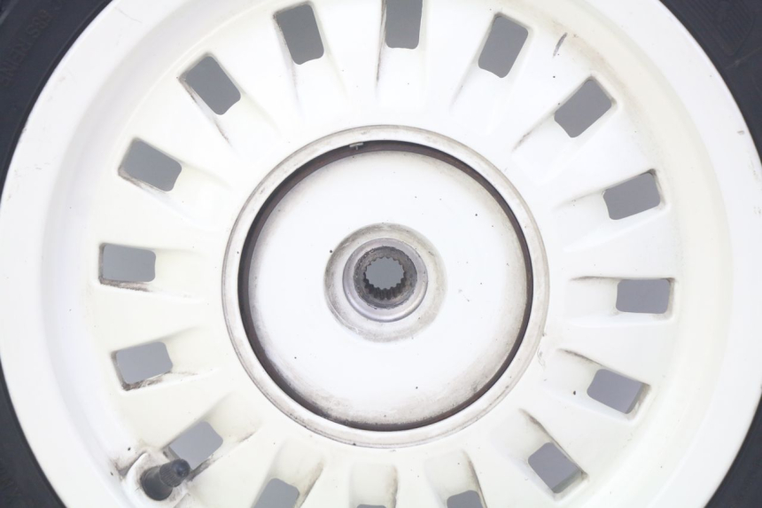 photo de CERCHIO POSTERIORE PEUGEOT DJANGO 2T 50 (2014 - 2019) - Dettagli dei punti di fissaggio