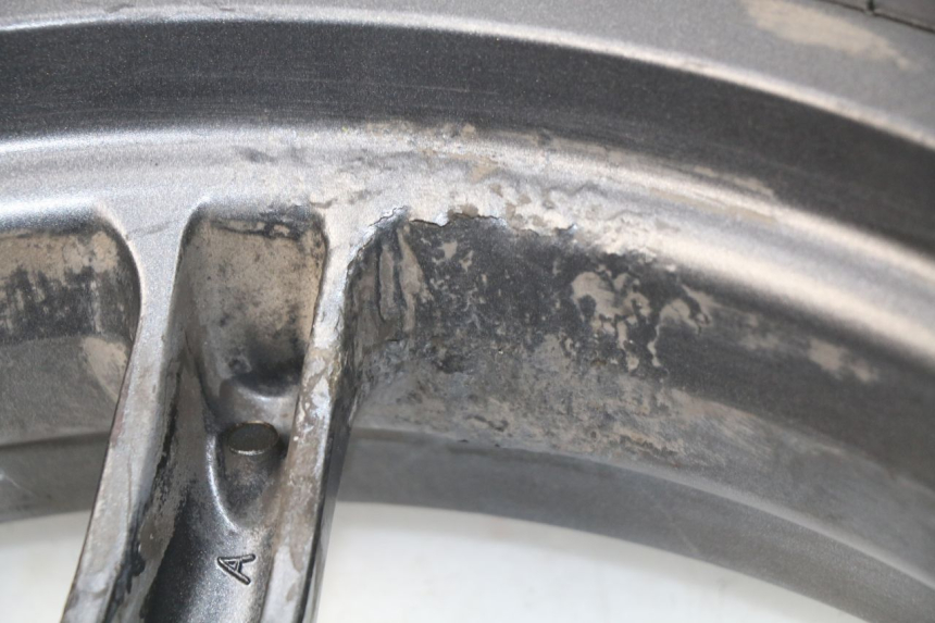 photo de CERCHIO POSTERIORE GILERA DNA 50 (2000 - 2007) - Caratteristiche distintive