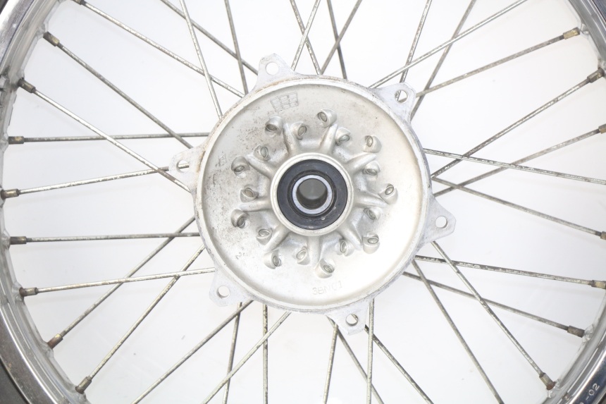 photo de CERCHIO POSTERIORE YAMAHA DTR DT-R 125 (1989 - 2004) - Zoom sullo stato d'uso