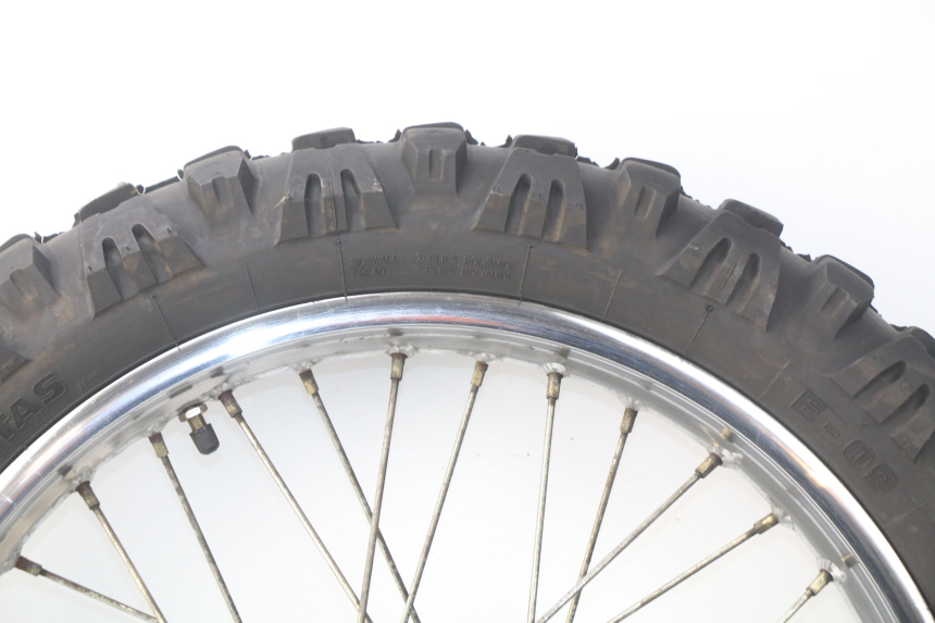 photo de CERCHIO POSTERIORE YAMAHA DTR DT-R 125 (1989 - 2004) - Primo piano tecnico