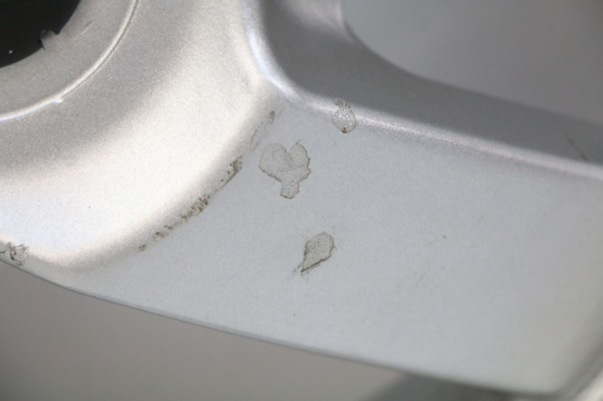 photo de CERCHIO POSTERIORE PEUGEOT E-VIVACITY 1 (2012 - 2018) - Primo piano ad alta risoluzione