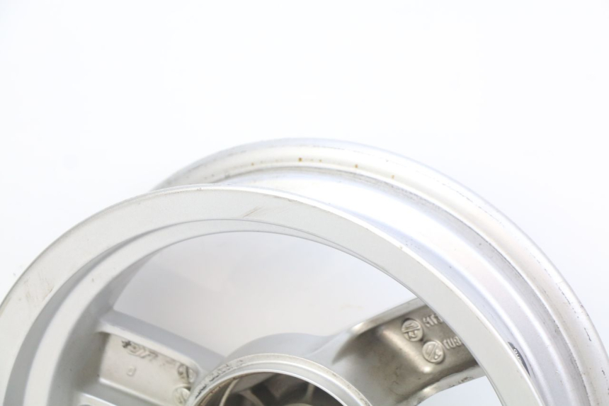 photo de CERCHIO POSTERIORE PEUGEOT E-VIVACITY 1 (2012 - 2018) - Zoom sullo stato d'uso