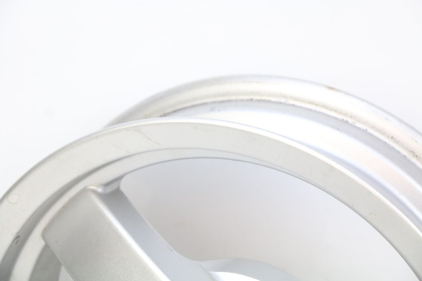 photo de CERCHIO POSTERIORE PEUGEOT E-VIVACITY 1 (2012 - 2018) - Stato della superficie e materiale