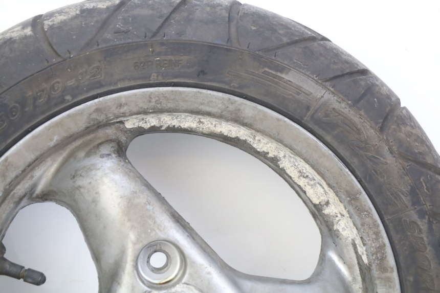 photo de CERCHIO POSTERIORE PEUGEOT ELYSEO 125 (1999 - 2004) - Primo piano ad alta risoluzione