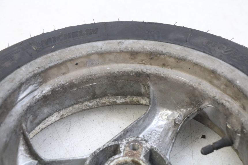 photo de CERCHIO POSTERIORE PEUGEOT ELYSEO 125 (1999 - 2004) - Primo piano tecnico