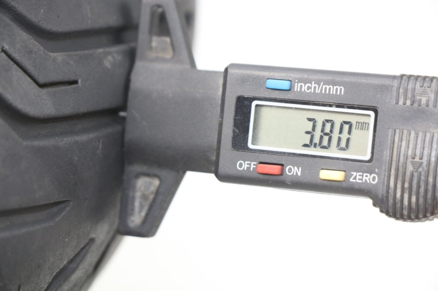 photo de CERCHIO POSTERIORE PEUGEOT ELYSTAR 125 (2002 - 2007) - Zoom sullo stato d'uso