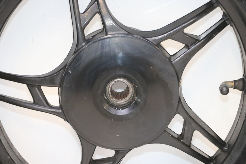 photo de CERCHIO POSTERIORE JM MOTORS F45i 4T 50 (2020 - 2023) - Primo piano tecnico