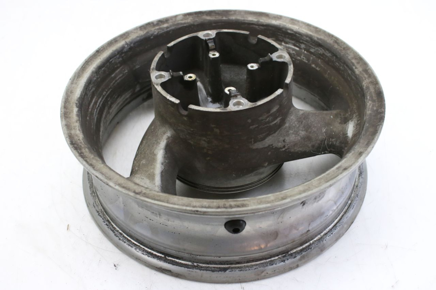 photo de CERCHIO POSTERIORE HONDA FES S-WING SWING ABS 125 (2007 - 2015) - Primo piano tecnico