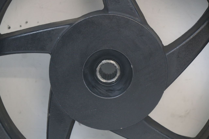 photo de CERCHIO POSTERIORE SYM FIDDLE 2 50 (2008 - 2013) - Primo piano tecnico