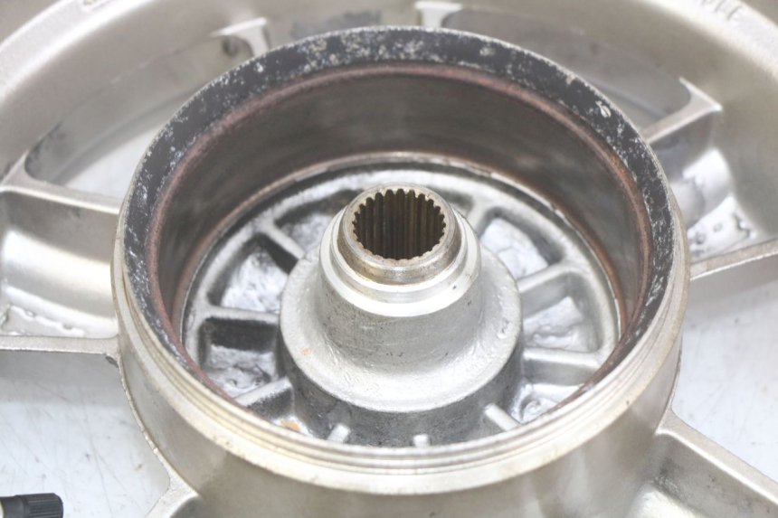 photo de CERCHIO POSTERIORE SYM FIDDLE 3 III 125 (2014 - 2020) - Foto prodotto supplementare