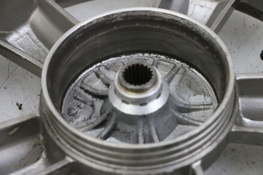 photo de CERCHIO POSTERIORE SYM FIDDLE 3 III 50 (2014 - 2020) - Caratteristiche distintive