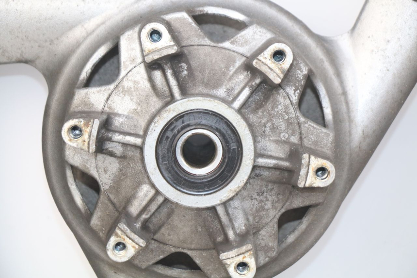 photo de CERCHIO POSTERIORE YAMAHA FJ 3CX 1200 (1986 - 1996) - Zoom sui componenti