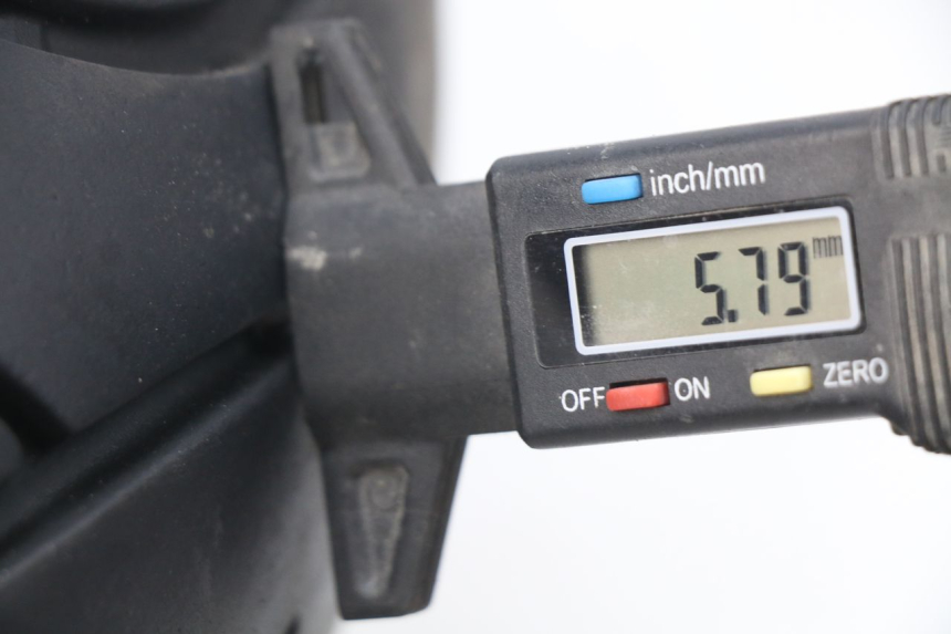 photo de CERCHIO POSTERIORE YAMAHA FJ 3CX 1200 (1986 - 1996) - Zoom sullo stato d'uso