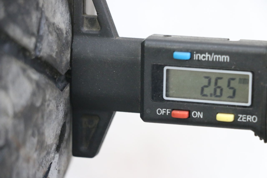 photo de CERCHIO POSTERIORE YAMAHA FJ 3CX 1200 (1986 - 1996) - Zoom sullo stato d'uso