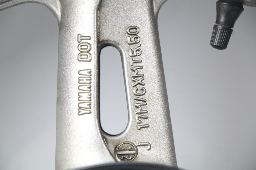 photo de CERCHIO POSTERIORE YAMAHA FJR ABS 1300 (2006 - 2012) - Zoom sui componenti