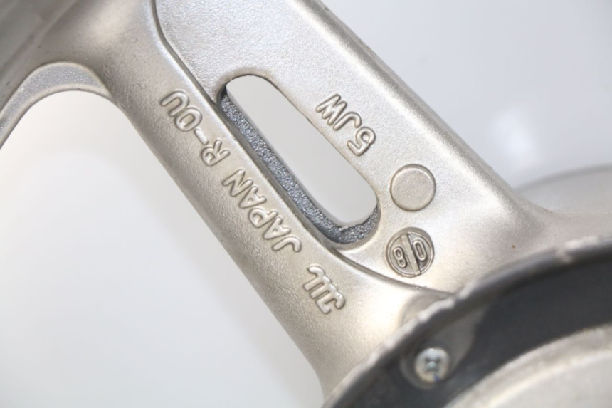 photo de CERCHIO POSTERIORE YAMAHA FJR ABS 1300 (2006 - 2012) - Dettagli dei punti di fissaggio