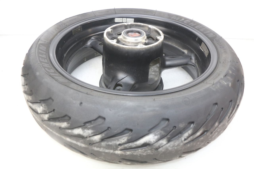 photo de CERCHIO POSTERIORE YAMAHA FJR ABS 1300 (2016 - 2020) - Dettagli dei punti di fissaggio