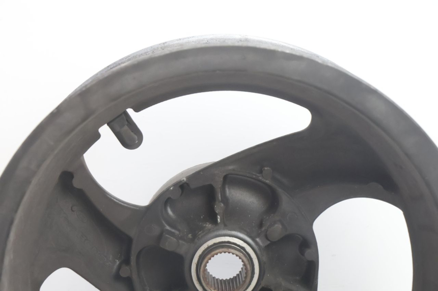 photo de CERCHIO POSTERIORE HONDA FJS SILVER WING SILVERWING 400 (2005 - 2008) - Dettagli dei punti di fissaggio