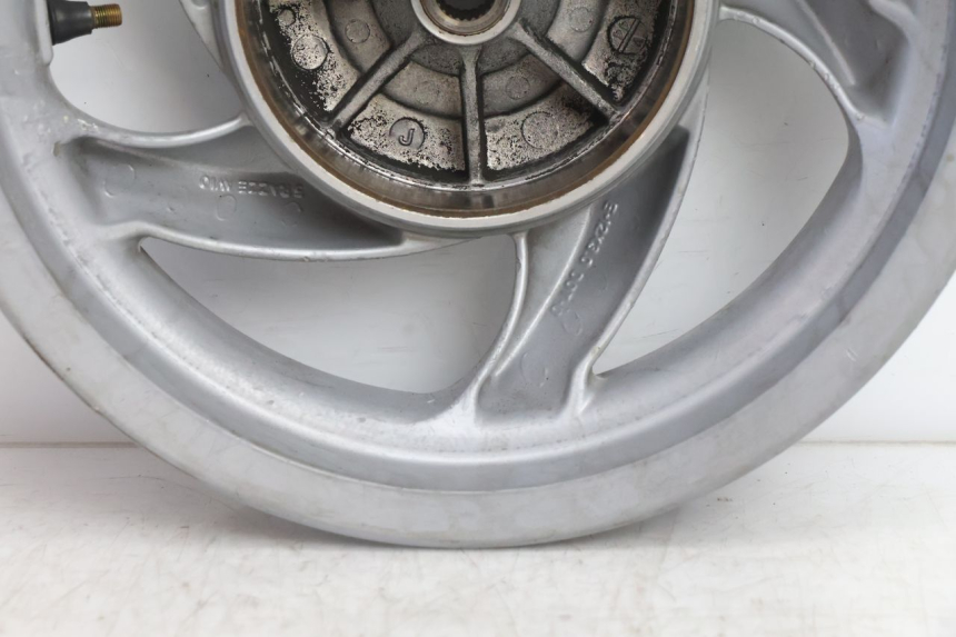 photo de CERCHIO POSTERIORE PIAGGIO FLY 2T 50 (2004 - 2017) - Caratteristiche distintive