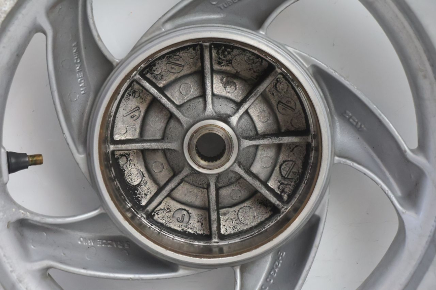 photo de CERCHIO POSTERIORE PIAGGIO FLY 2T 50 (2004 - 2017) - Zoom sui componenti